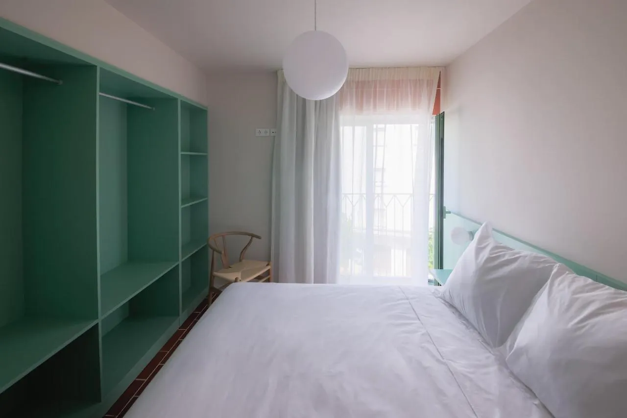 Terra Aurea Aparthotel 萨洛