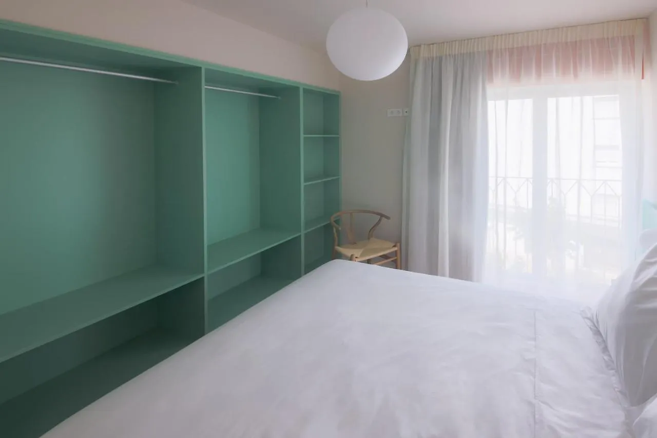 Terra Aurea Aparthotel 萨洛
