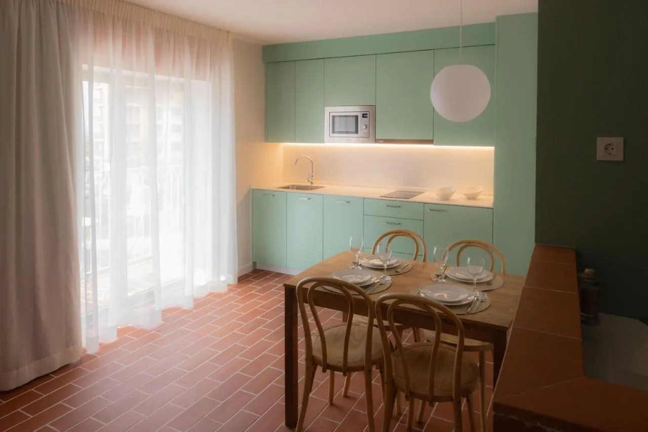 Terra Aurea Aparthotel 萨洛