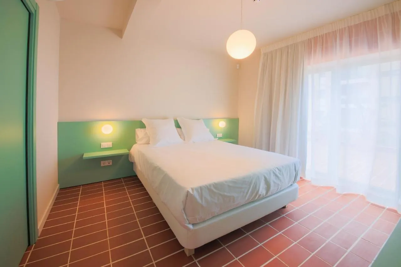 Terra Aurea Aparthotel 萨洛 3*,  西班牙