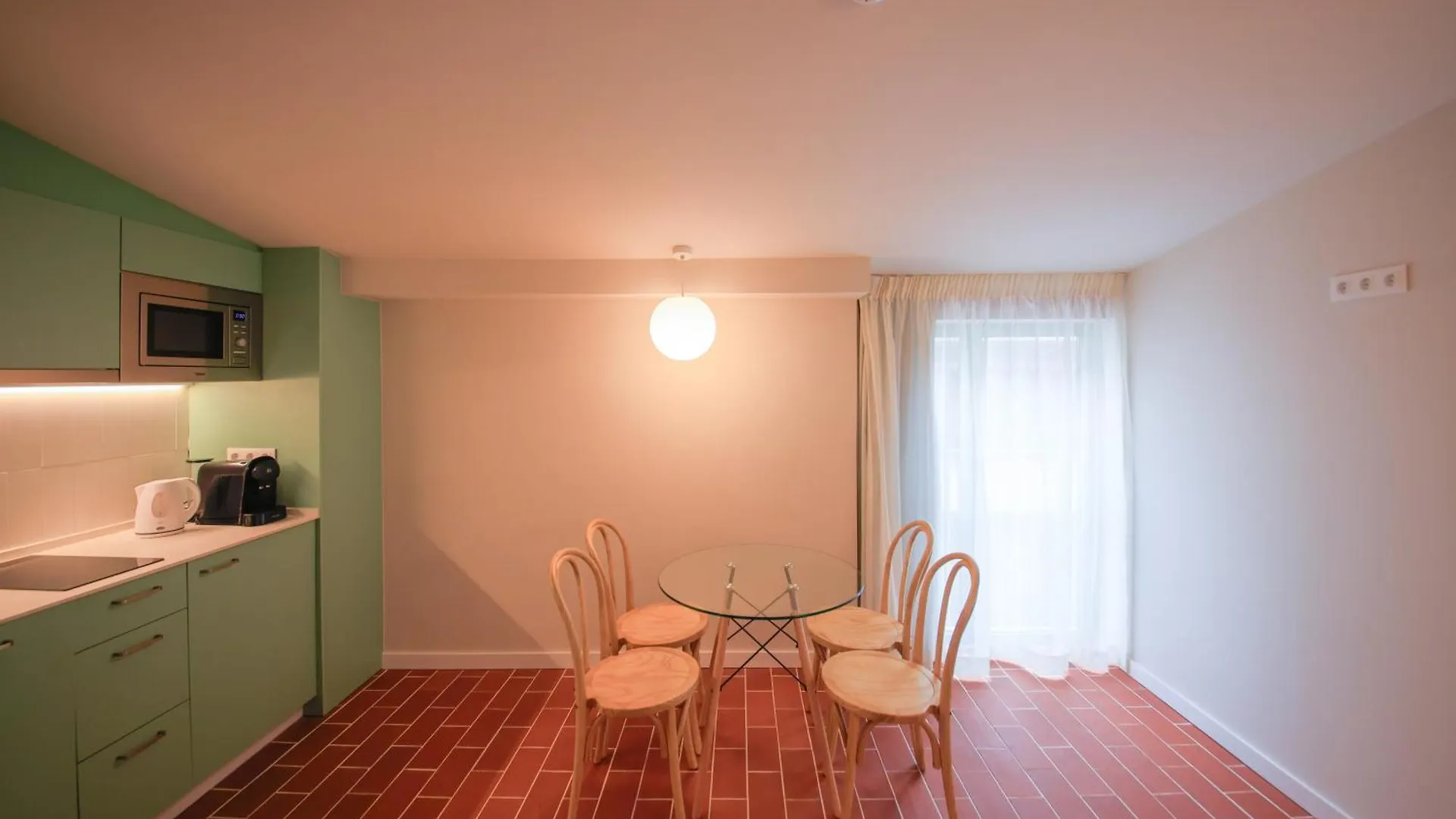 Terra Aurea Aparthotel 萨洛