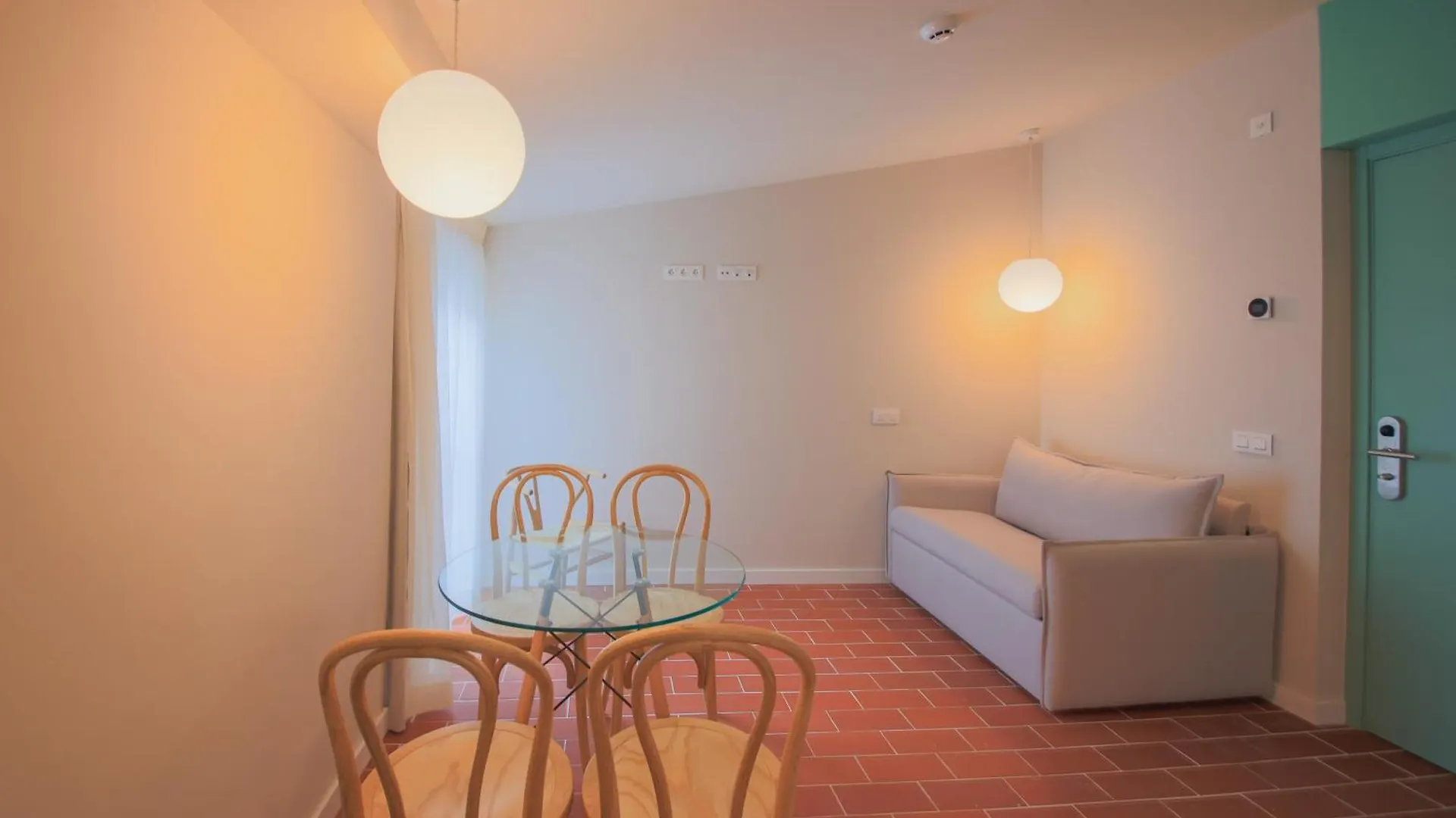 Terra Aurea Aparthotel 萨洛